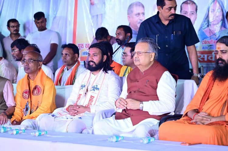 कैबिनेट मंत्री गुरु खुशवंत साहेब के नेतृत्व में 71 किलोमीटर की यात्रा का कारवां आगे बढ़ा, समोदा में विधानसभा अध्यक्ष डॉ. रमन सिंह हुए शामिल
