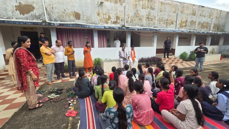 छात्राओं की सुविधाओं, स्वच्छता, सुरक्षा और बेहतर शैक्षणिक वातावरण सुनिश्चित करने के दिए निर्देश