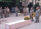 Suicide : सीआरपीएफ कैंप में आरक्षक की पेड़ पर फांसी से लटकी मिली लाश, 15 साल से थे तैनात