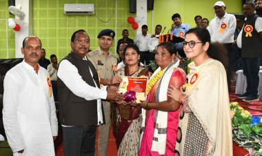 शिक्षक केवल पाठ्यक्रम पूरा कराने वाला व्यक्ति नहीं, बल्कि एक पूरी पीढ़ी के चरित्र और सोच का निर्माताः मंत्री श्री नेताम