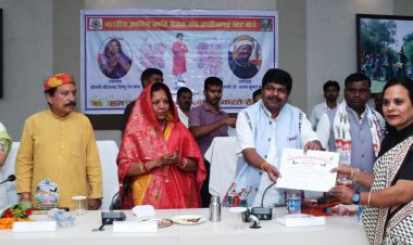 कौशल्या देवी साय ने कहा- स्वसहायता समूहों से जुड़कर महिलाएं योजनाओं का लाभ उठाएं और आर्थिक रूप से मजबूत बनें