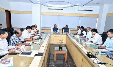 सड़क दुर्घटनाओं को न्यूनतम करने मिशन मोड में करें काम : मुख्यमंत्री विष्णु देव साय