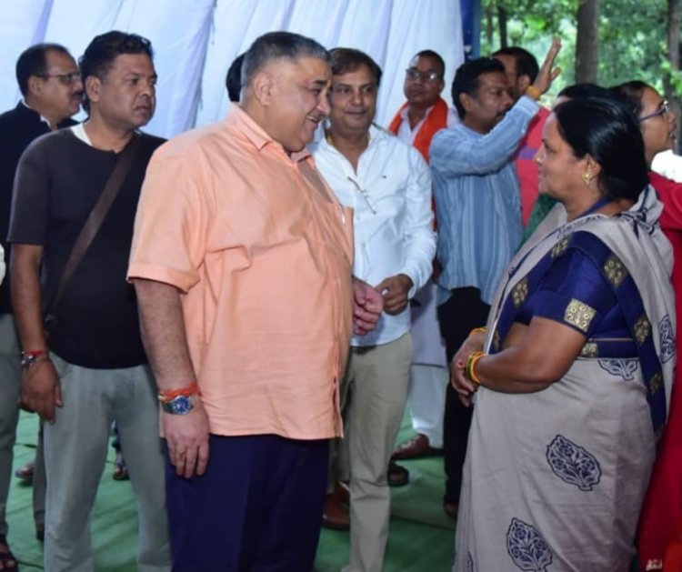 रामगढ़ में मितानिन बहनों से पर्यटन एवं संस्कृति मंत्री ने किया आत्मीय संवाद, समस्याओं और आवश्यकताओं की ली जानकारी