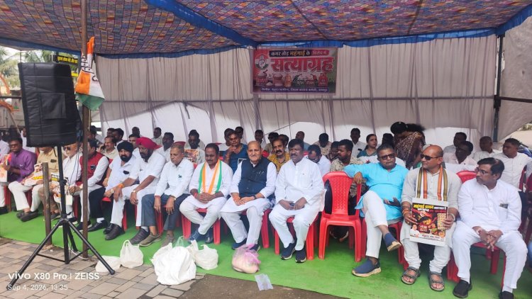 शक्कर के बढ़े दाम और बढ़ती महंगाई को लेकर कांग्रेस ने किया प्रदेश भर में चीनी सत्याग्रह