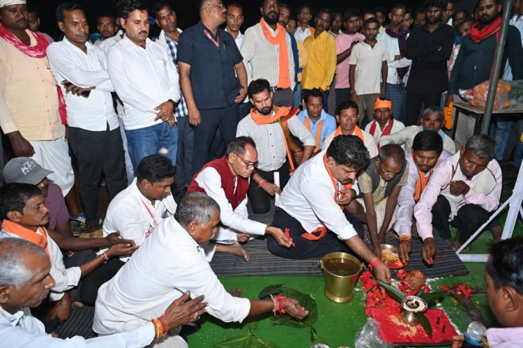 उप मुख्यमंत्री  विजय शर्मा ने मुड़घुसरी में 1.48 करोड़ रुपए के तीन सड़क का किया भूमिपूजन