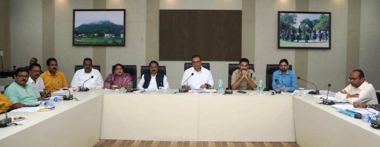 सेवा संकल्प अभियान के सफल क्रियान्वयन को लेकर प्रभारी मंत्री अरुण साव ने ली वर्चुअल समीक्षा बैठक