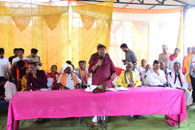 चमोली हादसे में मृत श्रमिक के परिजन को 09 लाख रुपए की सहायता राशि प्रदान की