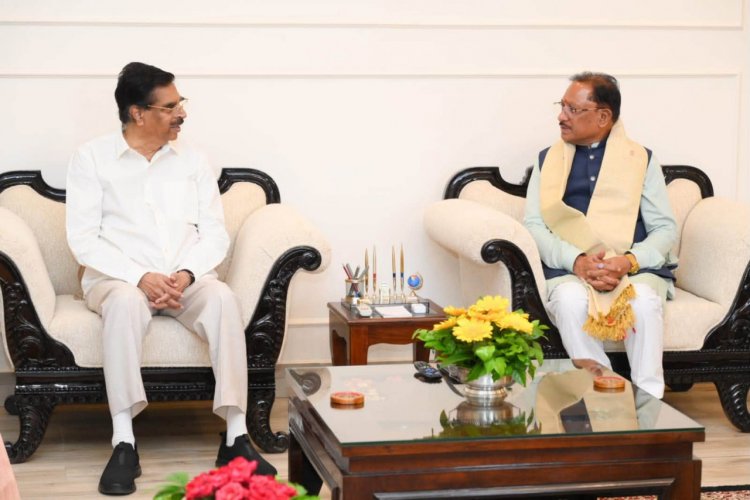 मुख्यमंत्री  विष्णु देव साय ने ओडिशा के राज्यपाल डॉ. हरि बाबू कंभमपति से की शिष्टाचार भेंट