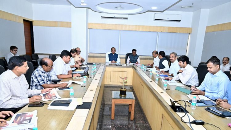 दुर्घटना की रोकथाम से लेकर घायल को समय पर उपचार तक मजबूत हो पूरी व्यवस्था : मुख्यमंत्री