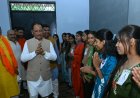 सेवा संकल्प अभियान- 'सेवा के रंग' कार्यक्रम के तहत निर्मित भव्य रंगोली का मुख्यमंत्री  विष्णु देव साय ने किया अवलोकन