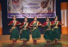  इंदिरा कला संगीत विश्वविद्यालय खैरागढ़ में ‘नमो सेवा– अनकही कहानियां’ का जिला स्तरीय भव्य नाट्य मंचन