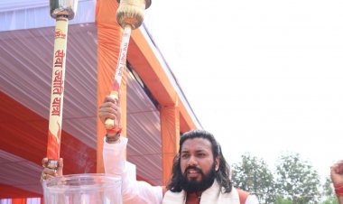 सेवा ज्योति यात्रा में जांजगीर में उमड़ा विशाल जनसैलाब मंत्री गुरु खुशवंत साहेब मुख्य अतिथि के रूप में हुए शामिल, प्रधानमंत्री नरेंद्र मोदी के लाइव उद्बोधन से जुड़े हजारों कार्यकर्ता