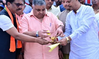 विकसित भारत के संकल्प से जगमगाया जशपुर, पर्यटन मंत्री  राजेश अग्रवाल के नेतृत्व में निकली ‘सेवा ज्योति यात्रा’