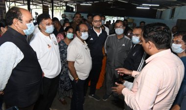 उप मुख्यमंत्री  अरुण साव निकले स्कूटी पर, शहर भ्रमण कर सफाई और निर्माण कार्यों का किया निरीक्षण