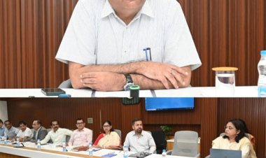 सीएम हेल्पलाइन में दर्ज शिकायतों का गंभीरता से निराकरण करें - मुख्य सचिव