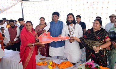 सेवा संकल्प अभियान : बंगोली में जनचौपाल लगाकर मंत्री गुरु खुशवंत साहेब ने सुनीं ग्रामीणों की समस्याएं