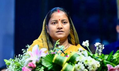  पीएमजीएसवाई की बदहाल सड़कों पर मंत्री श्रीमती लक्ष्मी राजवाड़े सख्त