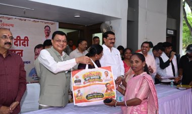 सेवा संकल्प अभियान के तहत मितानिन दीदियों का कैबिनेट मंत्री  लखन लाल देवांगन ने किया सम्मान, जनसेवा में योगदान की सराहना की