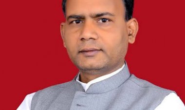 LIC का 46 हजार करोड़ लगाकर चमकाया IDBI बैंक, अब मुनाफा आते ही मोदी सरकार ने विदेशी कंपनी को सौंपा - कांग्रेस