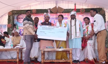 मंत्री रामविचार नेताम ने ठाकुर जोहारनी मिलन समारोह में प्रदान की अनुदान सहायता, पशुपालन से बढ़ेंगे स्वरोजगार के अवसर