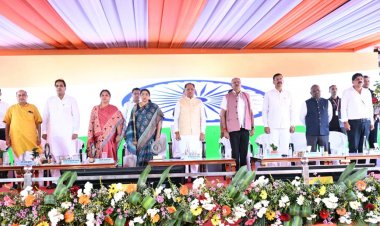 रायपुर-कुरूद और रावघाट नई रेल सेवाओं का शुभारंभ: सांसद बृजमोहन अग्रवाल ने दी दशहरे की बधाई, कहा—'बस्तर को रेल से जोड़ना बनेगा ऐतिहासिक'