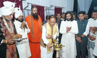 मुख्यमंत्री श्री साय भण्डारपुरी धाम में आयोजित गुरु दर्शन एवं संत समागम मेले में हुए शामिल