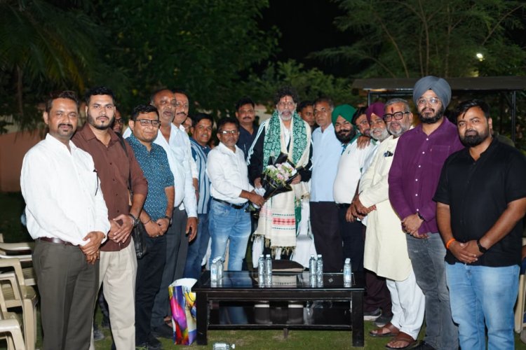 सड़क दुर्घटना के बाद स्वस्थ होकर रायपुर लौटे भाजपा प्रदेश अध्यक्ष  किरण सिंह देव से CAIT छत्तीसगढ़ की टीम ने की सौजन्य भेंट