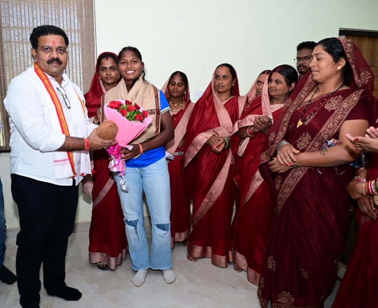 एशिया कप विजेता गीता यादव से मिले उप मुख्यमंत्री एवं कवर्धा विधायक विजय शर्मा