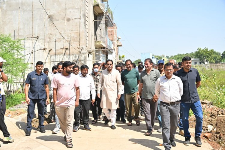 महादेव घाट में 21 करोड़ की लागत से बनने वाली नवीन पुल से पहले सर्विस रोड तैयार करने के निर्देश, नागरिकों की सुविधा को रखा सर्वोच्च प्राथमिकता
