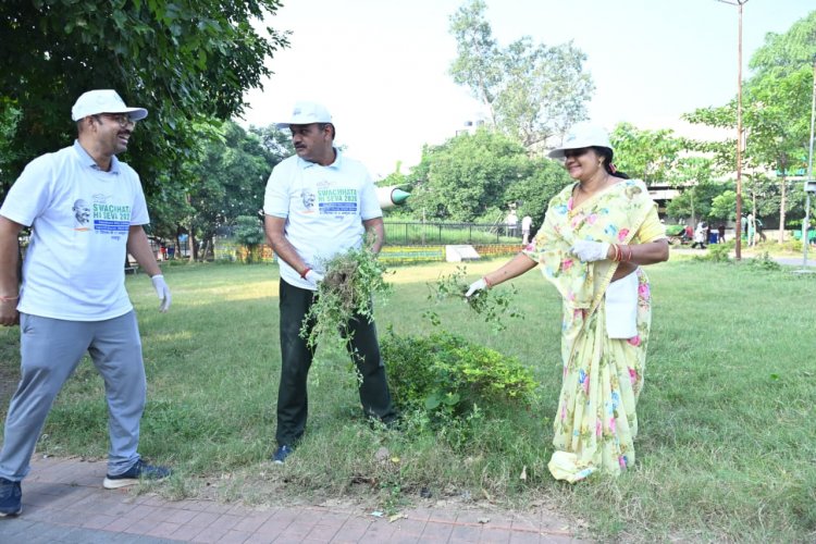 स्वच्छता ही सेवा एवं सेवा संकल्प अभियान के तहत नगर निगम मुख्यालय में श्रमदान