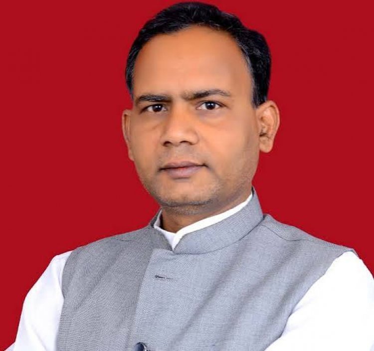 LIC का 46 हजार करोड़ लगाकर चमकाया IDBI बैंक, अब मुनाफा आते ही मोदी सरकार ने विदेशी कंपनी को सौंपा - कांग्रेस