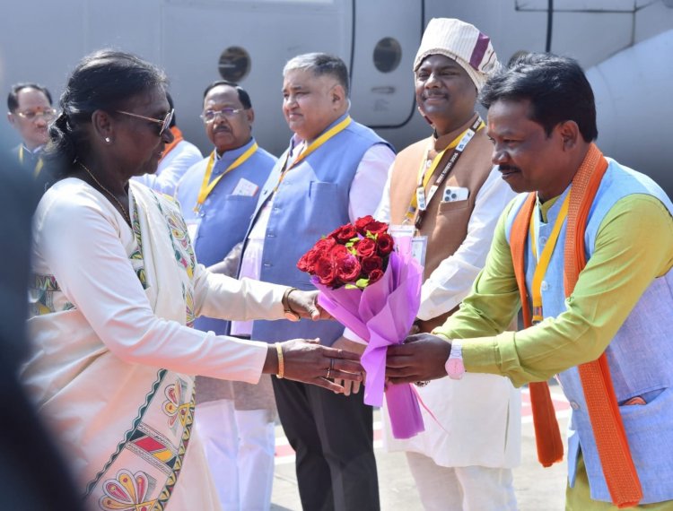 राष्ट्रपति द्रौपदी मुर्मु के बस्तर आगमन पर सांसद महेश कश्यप ने किया आत्मीय स्वागत