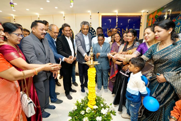KISNA ने रायपुर, छत्तीसगढ़ में अपना एक्सक्लूसिव शोरूम लॉन्च कियाडायमंड और सोने की ज्वेलरी की बेहतरीन रेंज और शानदार ऑफर्स के साथ करने के लिए तैयार हैं, जो दिवाली के जश्न को और भी खास बना देंगे।