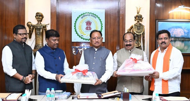  हमारे वनों की समृद्धि और मातृशक्ति के परिश्रम से तैयार उत्पाद बनें छत्तीसगढ़ की पहचान - मुख्यमंत्री  विष्णुदेव साय
