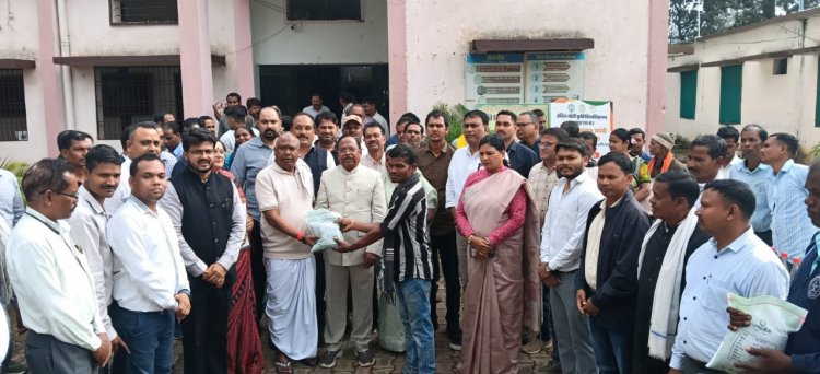 अम्बिकापुर : पीएम किसान सम्मान निधि की 24वीं किस्त से सरगुजा के 87,796 किसानों को मिले 18.10 करोड़ रुपये